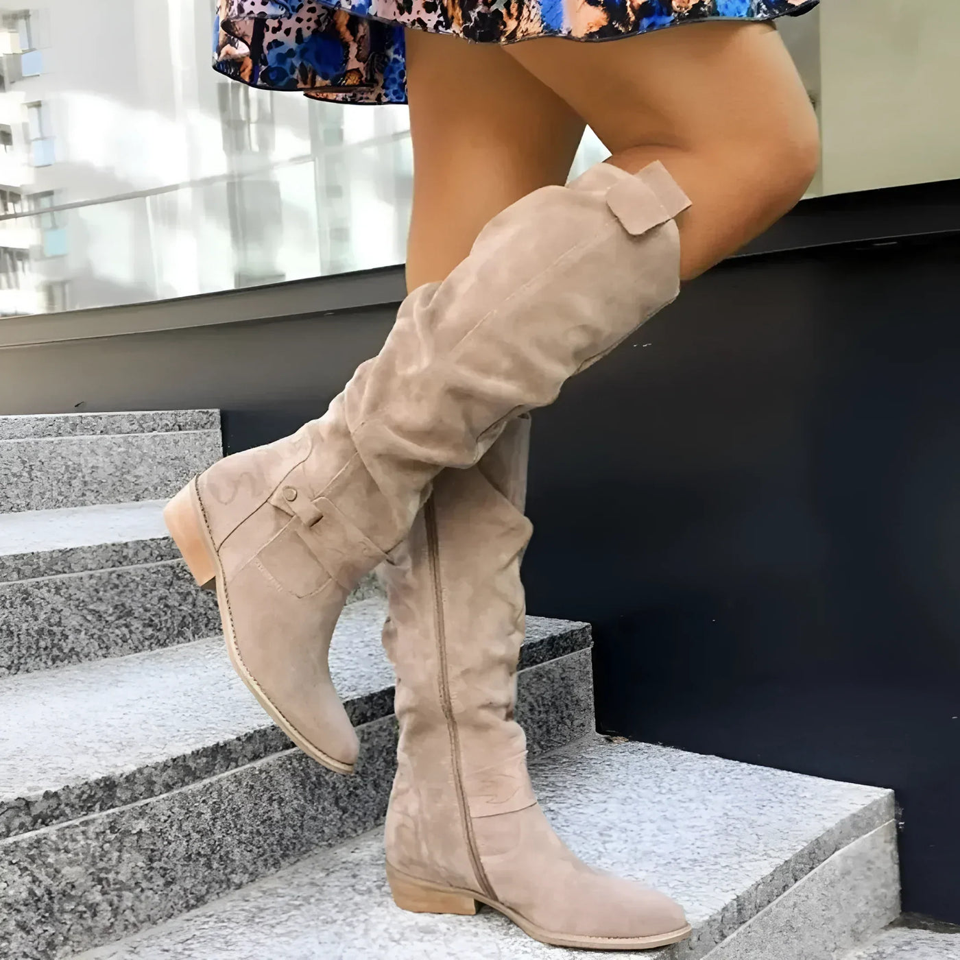 Elegant knee boots for women