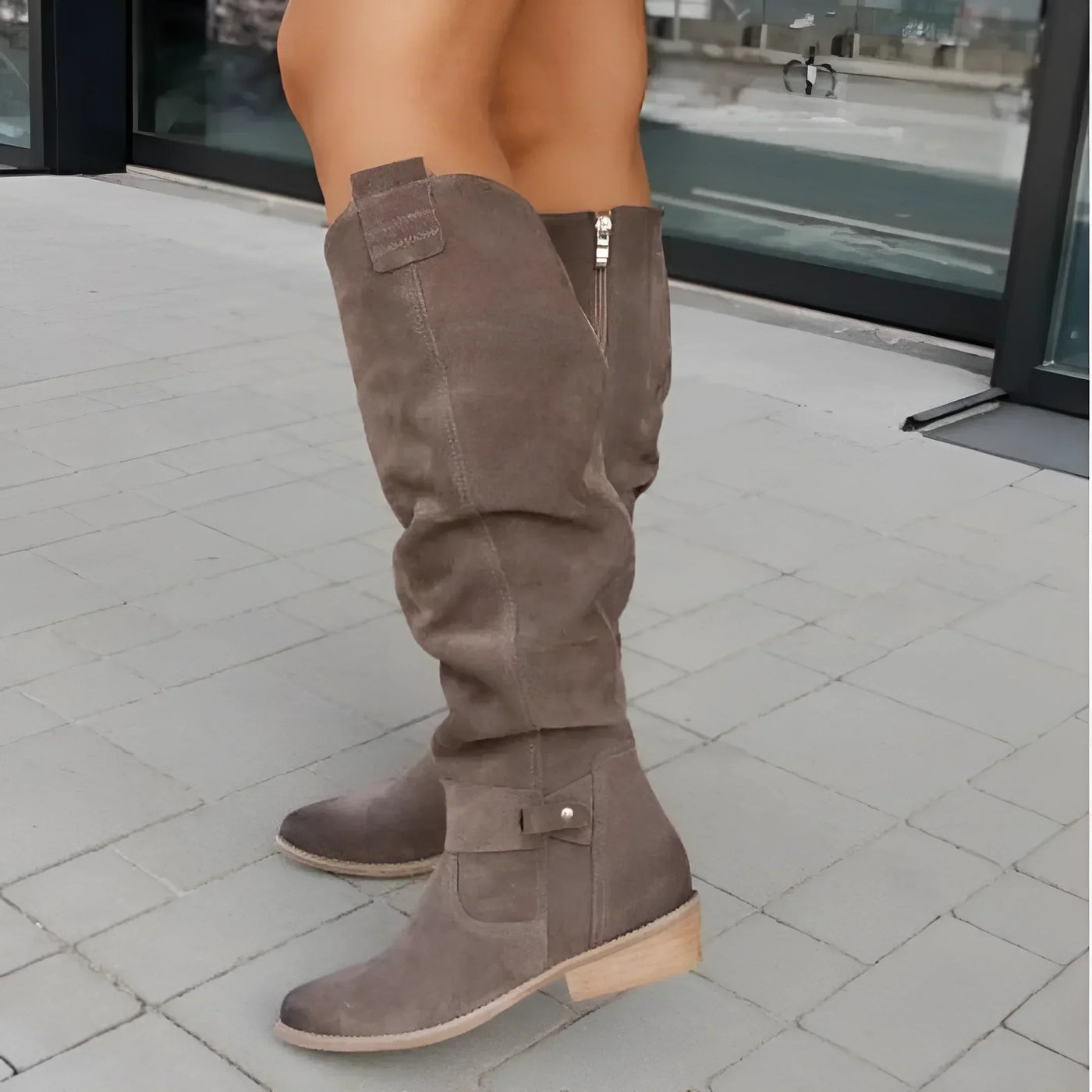 Elegant knee boots for women
